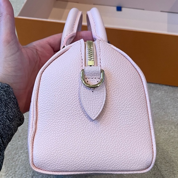 Louis Vuitton by the pool speedy 20 in pink - Picture 10 of 17